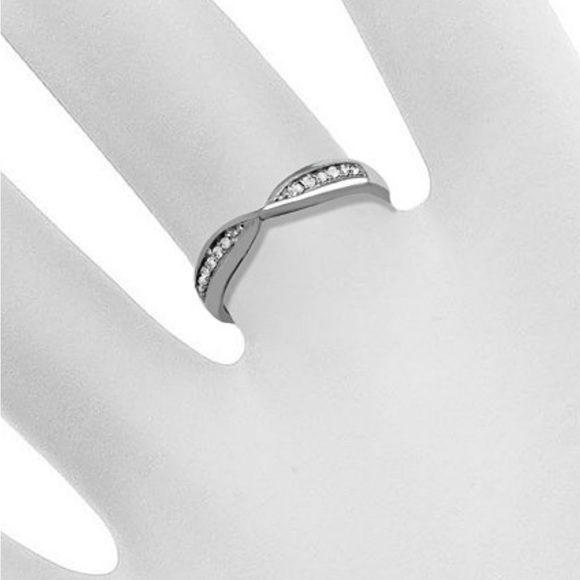 Diamond Ring - Picture 2 of 4